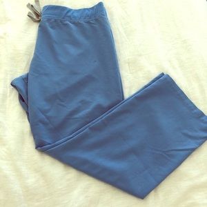 Figs women’s Livingston scrub pants